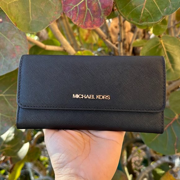 Michael Kors Jet Set Travel Large Trifold Wallet Black/Gold Toned Hardware